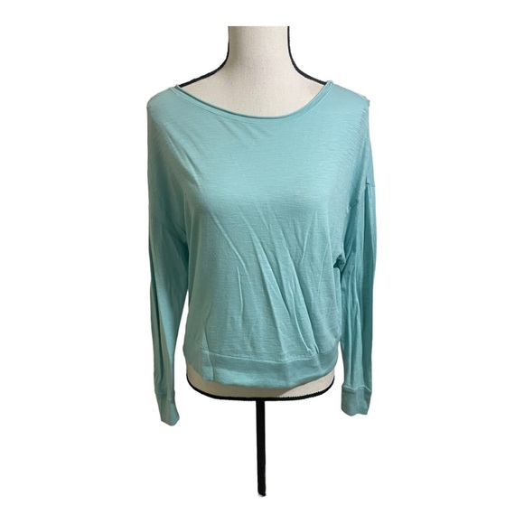 Vince crop style long sleeve Pima Cotton. Size X-Small. Light green - Picture 3 of 11